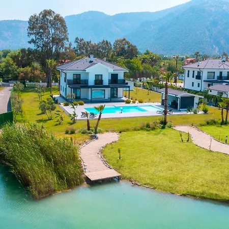 别墅 Neo Dalyan Residences -